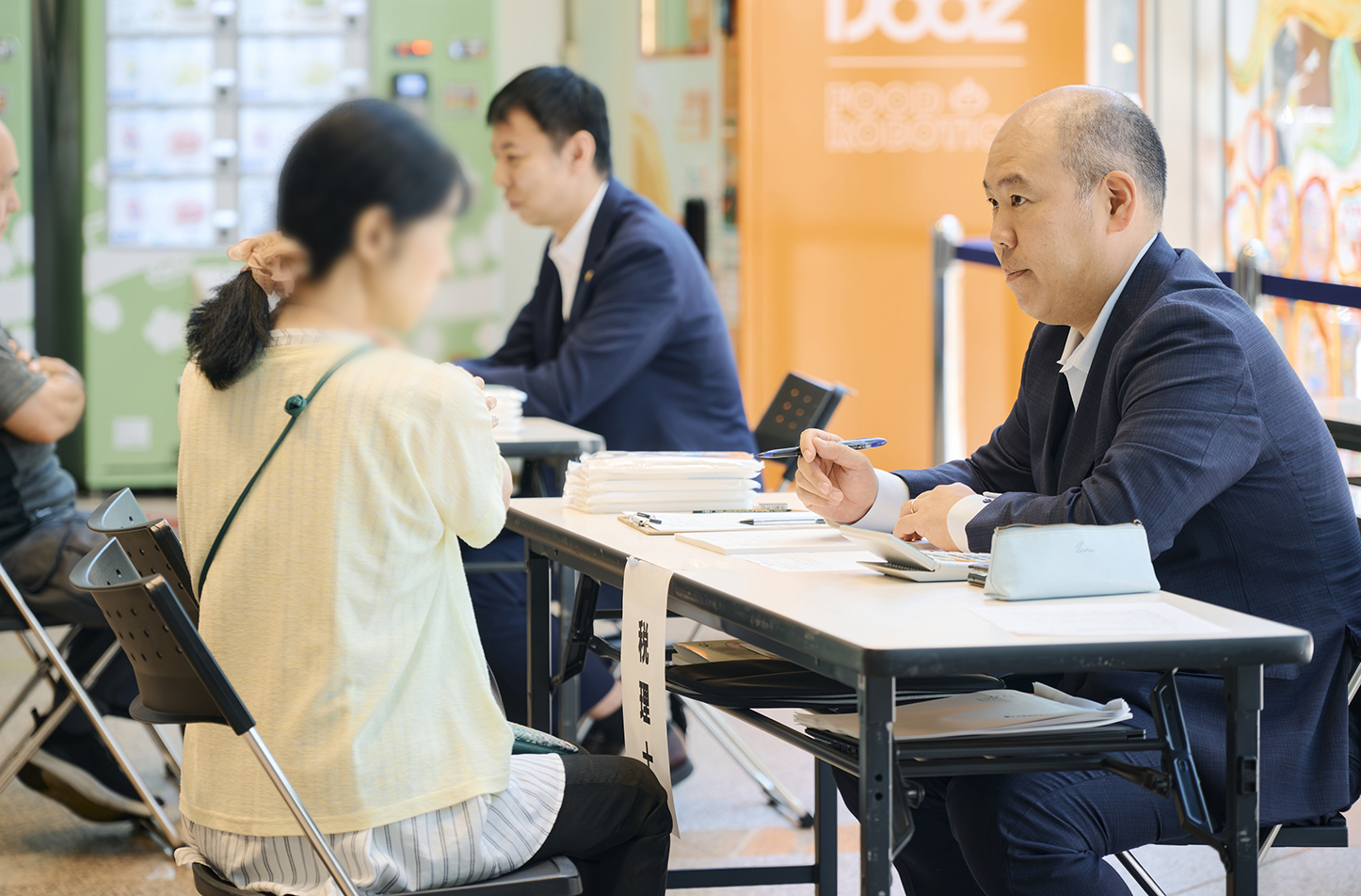 弁護士や税理士などの専門相談員も相談に対応
