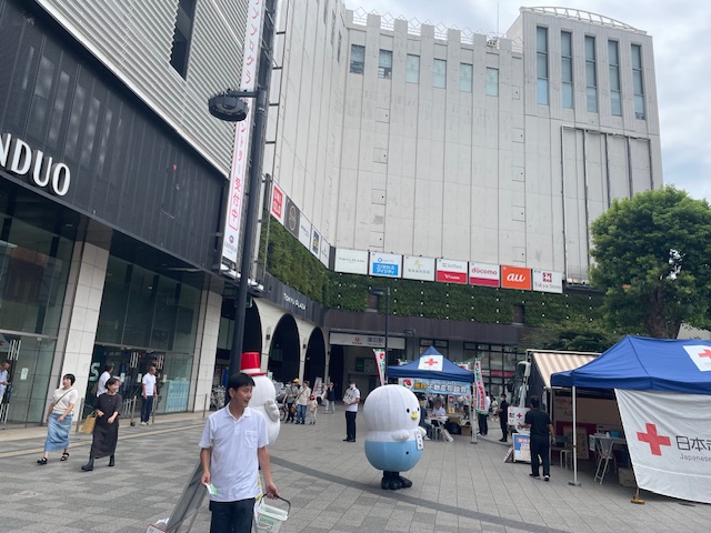 ティッシュ配りもやってます